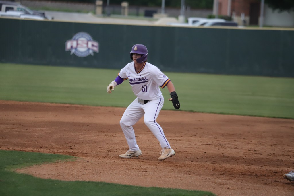UMHB Baseball tallies 20 hits in 13-5 win over SRSU, Will be No. 3 seed in next week’s ASC Tournament